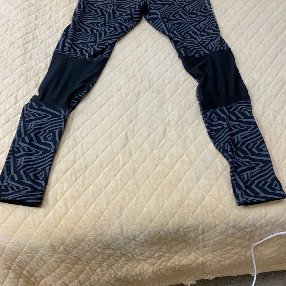 Black and Gray Patterned Leggings